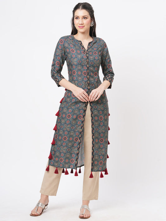 Hashtag Be forest green kurta with contrast tassel detail