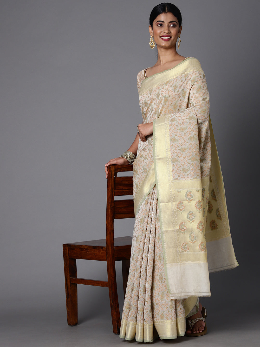 Cream Cotton Blend Jacquard Saree With Floral Jacquard All Over