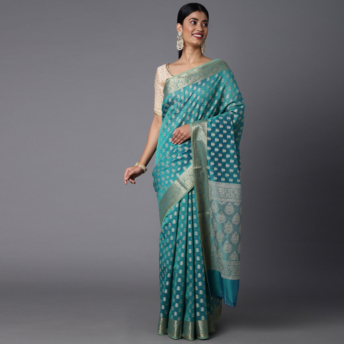 Featuring A Sheer Beautiful Saree Highlighted With Intricated Jacquard Design