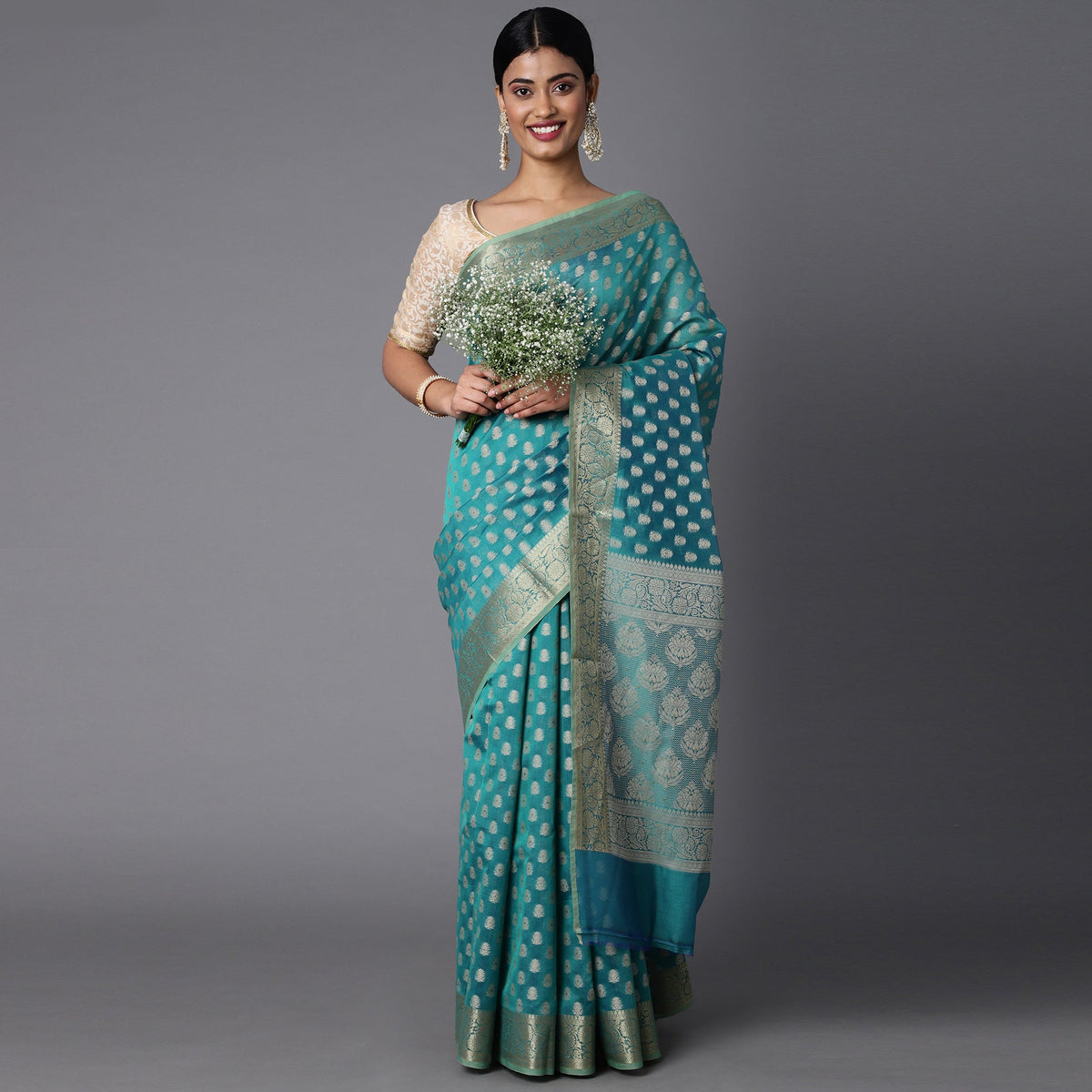 Featuring A Sheer Beautiful Saree Highlighted With Intricated Jacquard Design