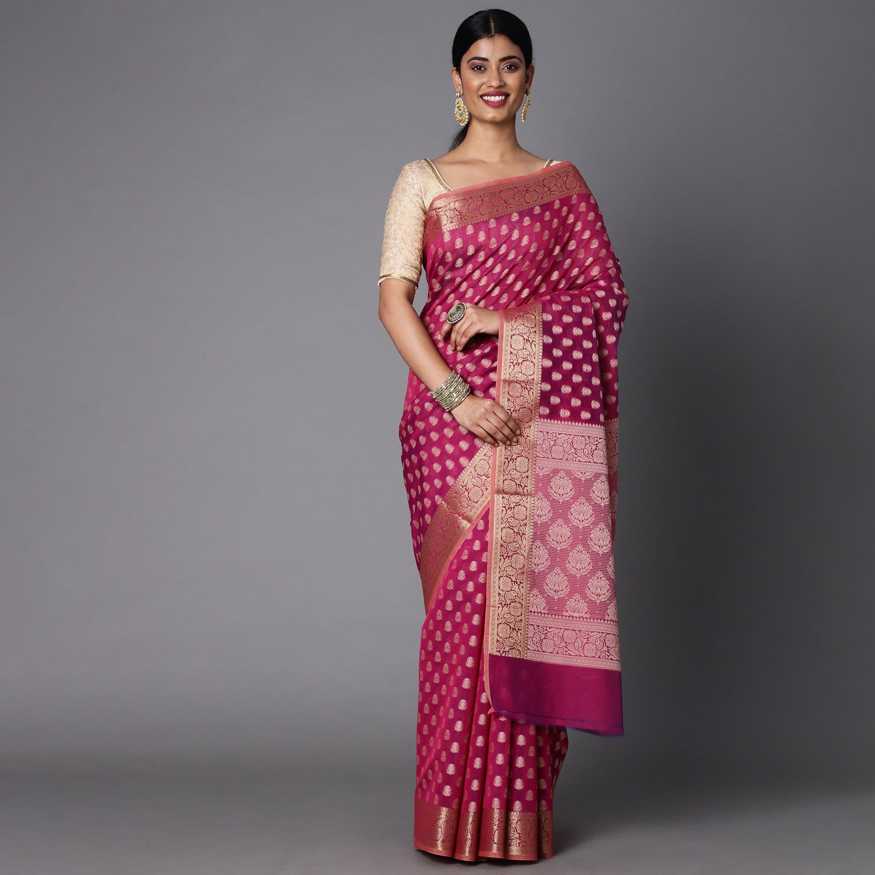 Featuring A Sheer Beautiful Saree Highlighted With Intricated Jacquard Design