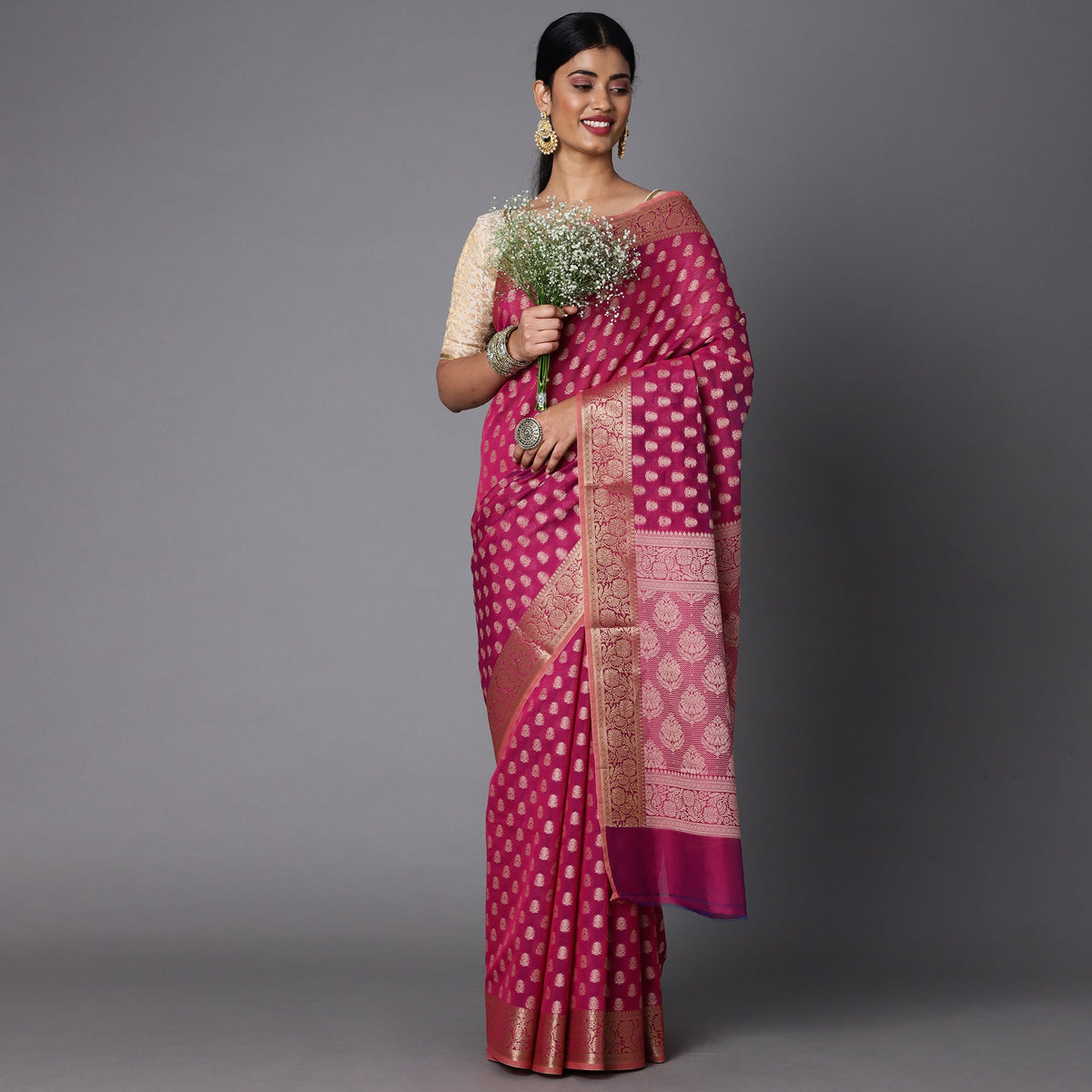 Featuring A Sheer Beautiful Saree Highlighted With Intricated Jacquard Design