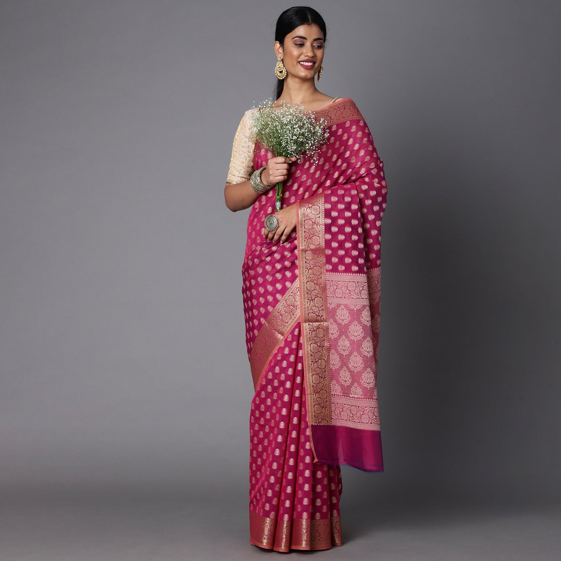 Featuring A Sheer Beautiful Saree Highlighted With Intricated Jacquard Design