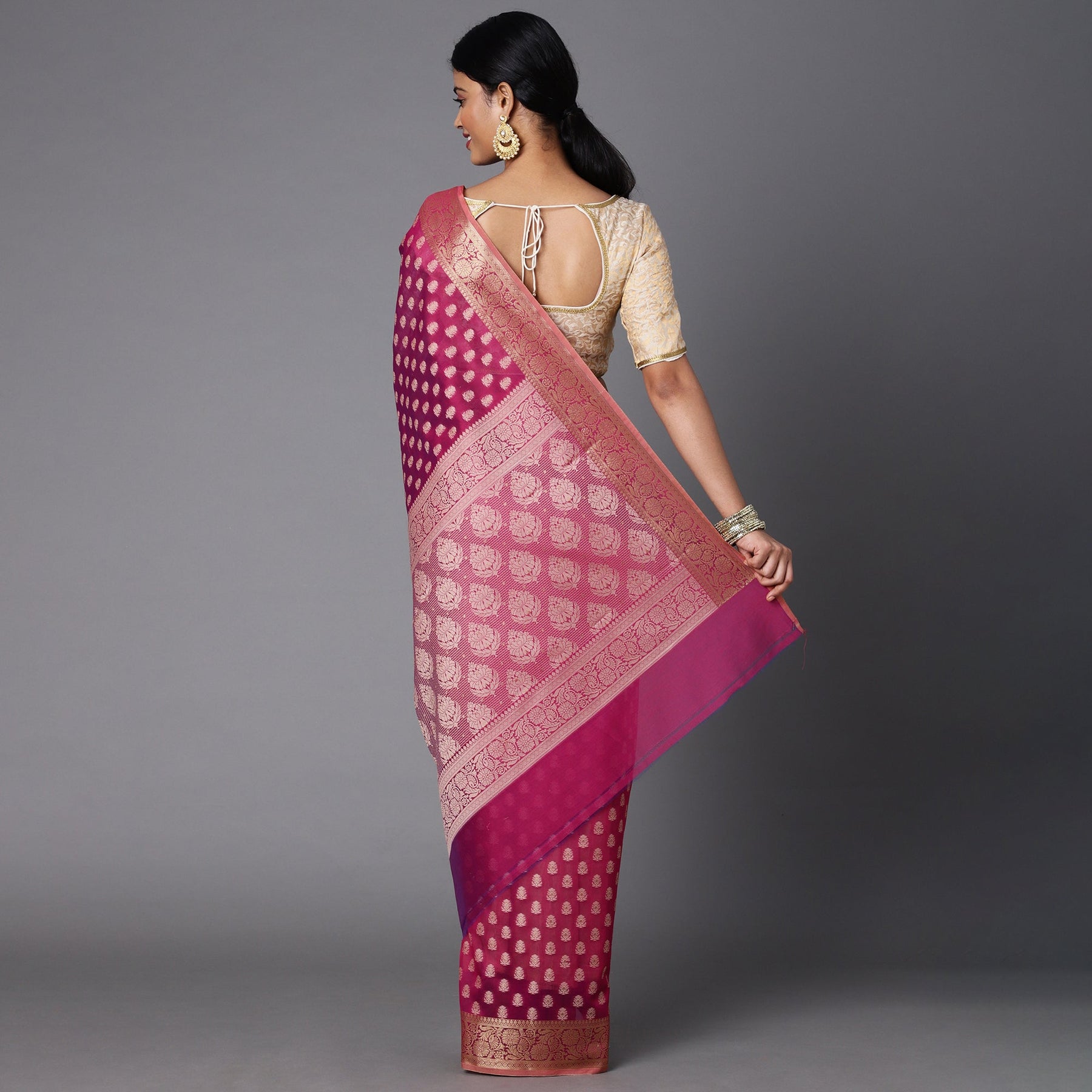 Featuring A Sheer Beautiful Saree Highlighted With Intricated Jacquard Design