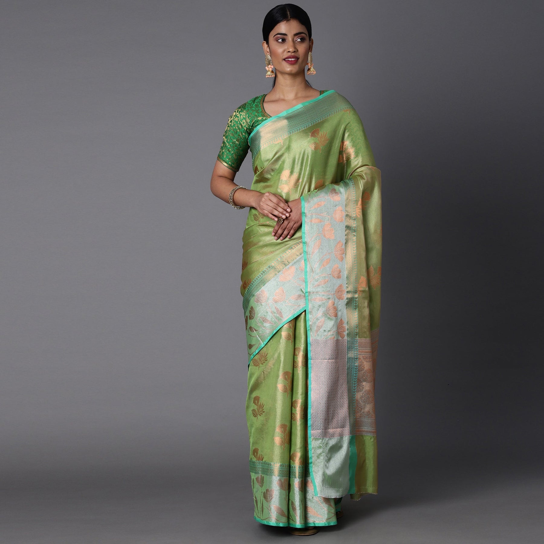 Green Chanderi Blend Saree With Bold Motif All Over And Contrast Pallu