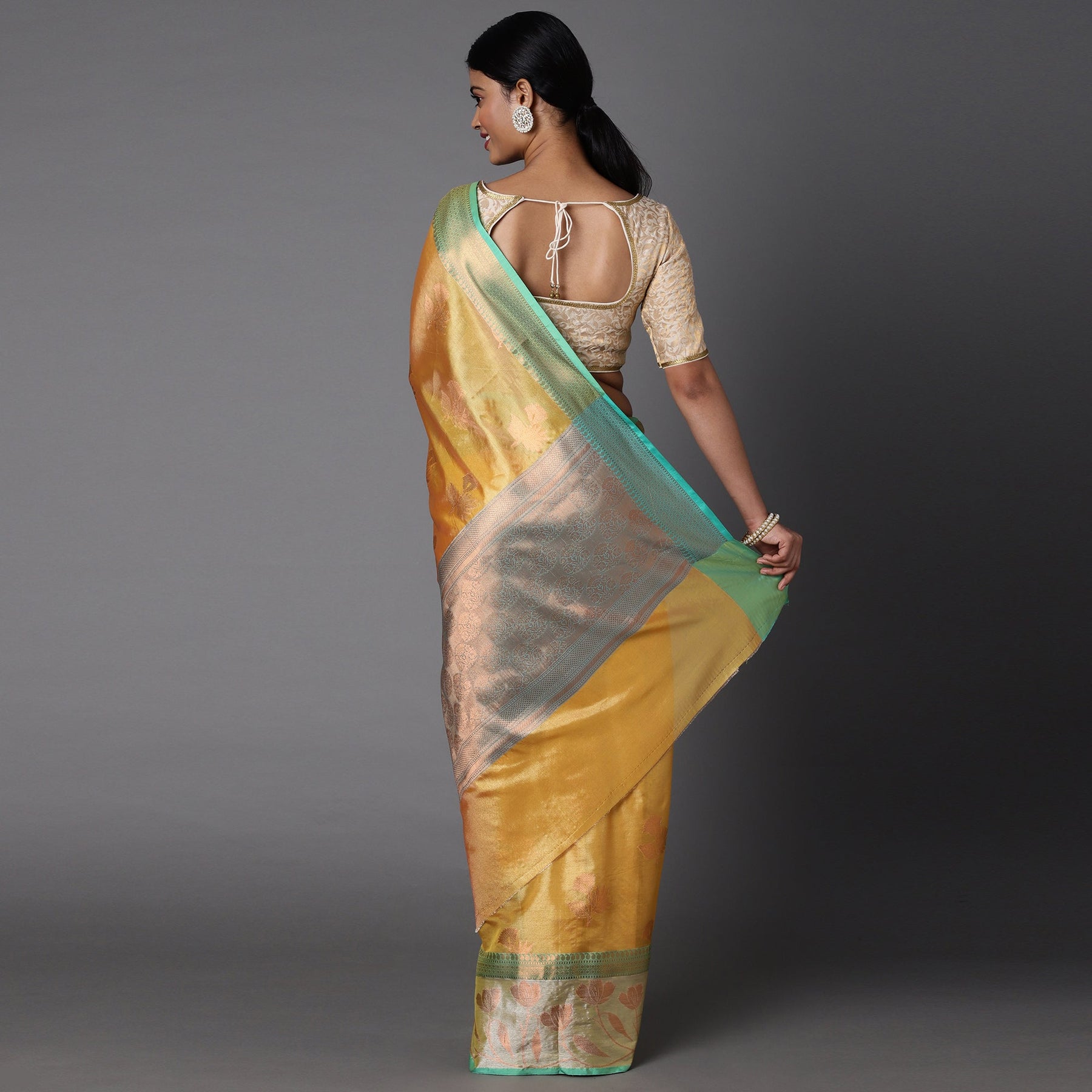 Lemon Chanderi Blend Saree With Bold Motif All Over And Contrast Pallu