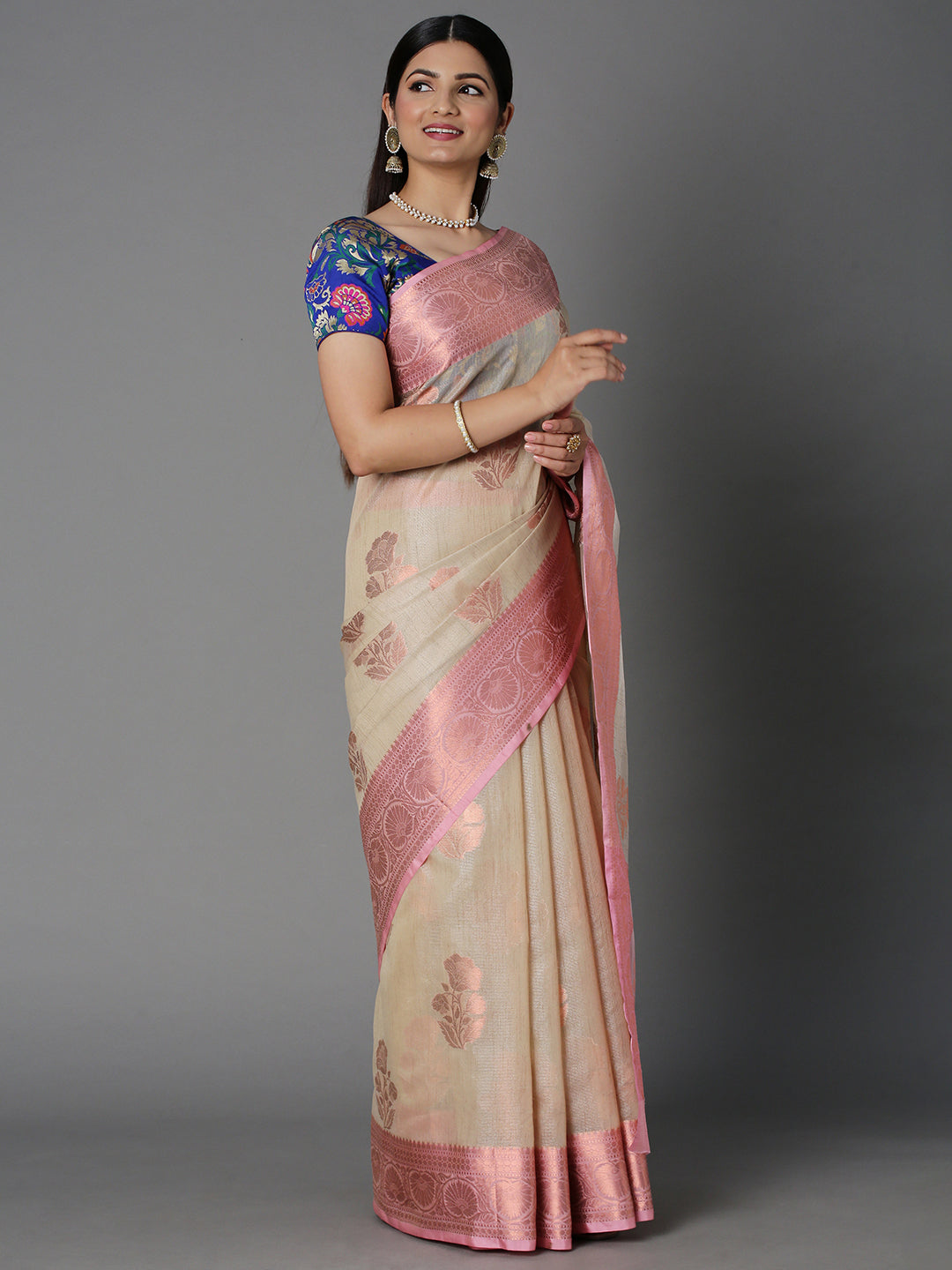 Cream Chanderi Blend Jacquard Saree With Gold Border And Pallu