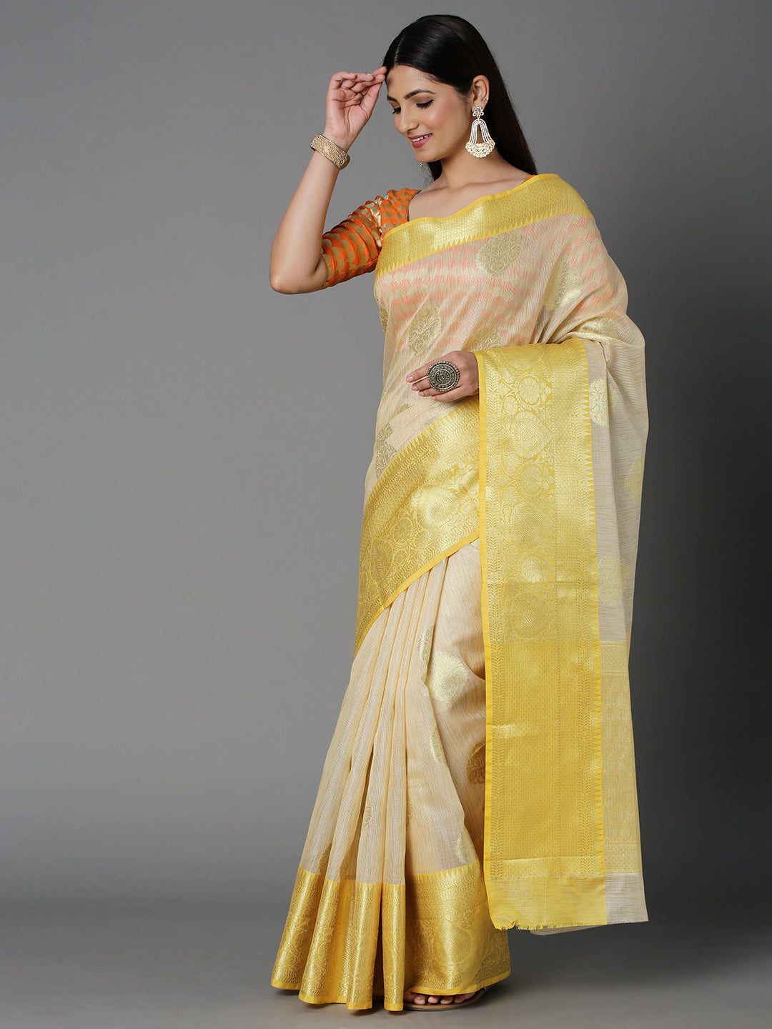 Featuring A Sheer Beautiful Saree Highlighted With Jacquard Broad Border