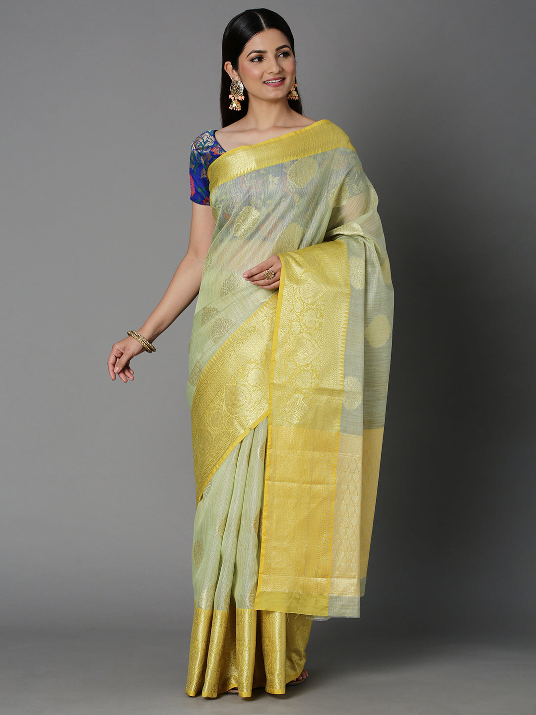 Featuring A Sheer Beautiful Saree Highlighted With Jacquard Broad Border