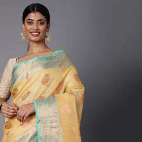 Featuring A Sheer Beautiful Saree Highlighted With Jacquard Broad Border