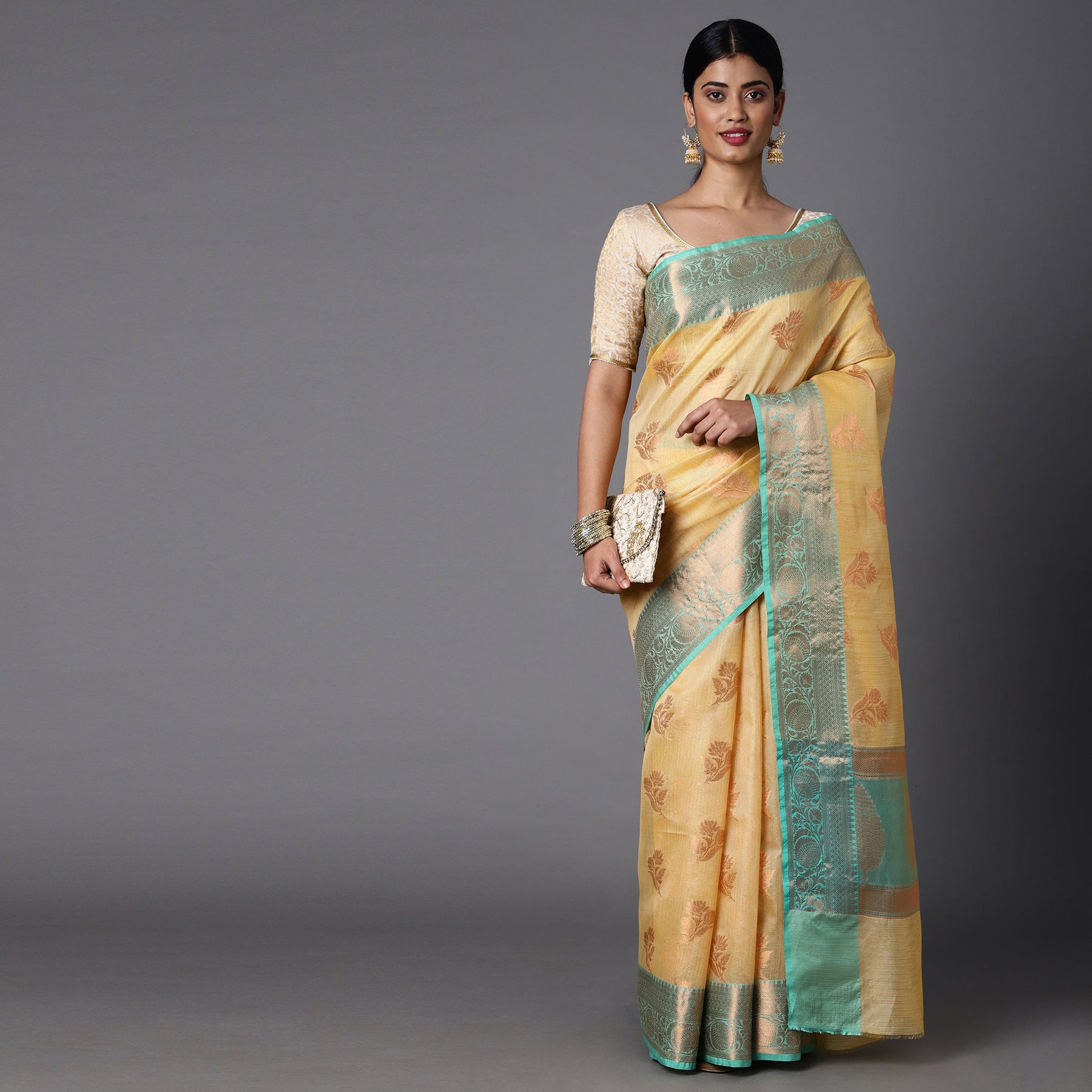 Featuring A Sheer Beautiful Saree Highlighted With Jacquard Broad Border