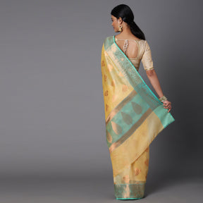 Featuring A Sheer Beautiful Saree Highlighted With Jacquard Broad Border