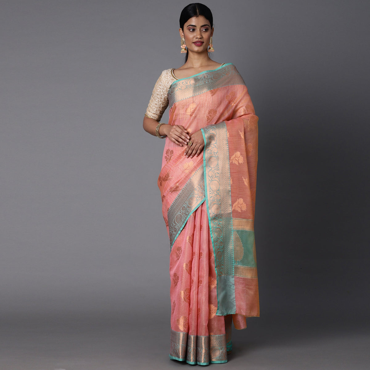 Featuring A Sheer Beautiful Saree Highlighted With Jacquard Broad Border