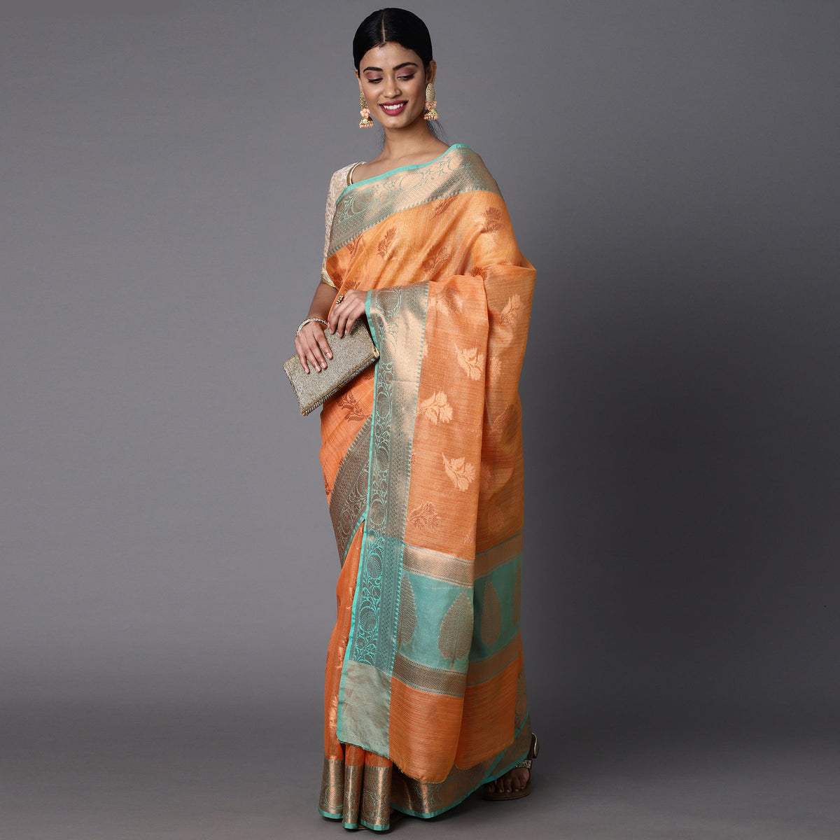 Featuring A Sheer Beautiful Saree Highlighted With Jacquard Broad Border