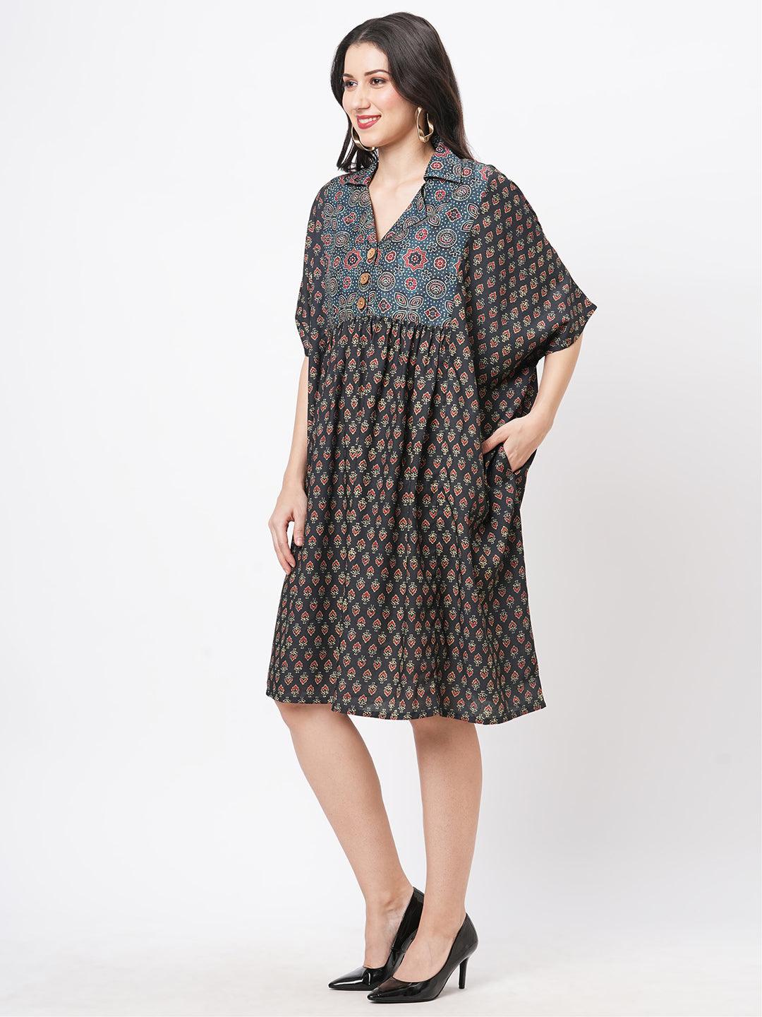 Featuring A Green Printed Kaftan Dress In Wide Silhouette.Airy Silhouette Best Suited For A Casual Coffee Date.