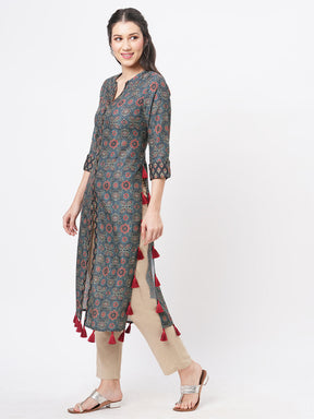 Forest Green Kurta With Contrast Tassel Detail