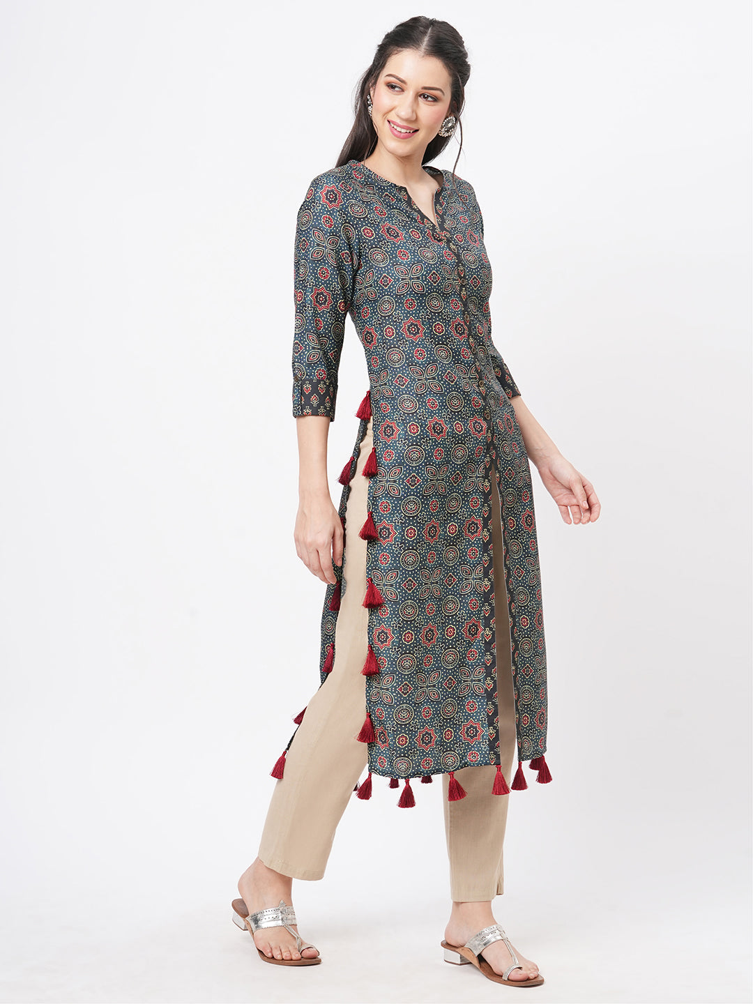 Forest Green Kurta With Contrast Tassel Detail