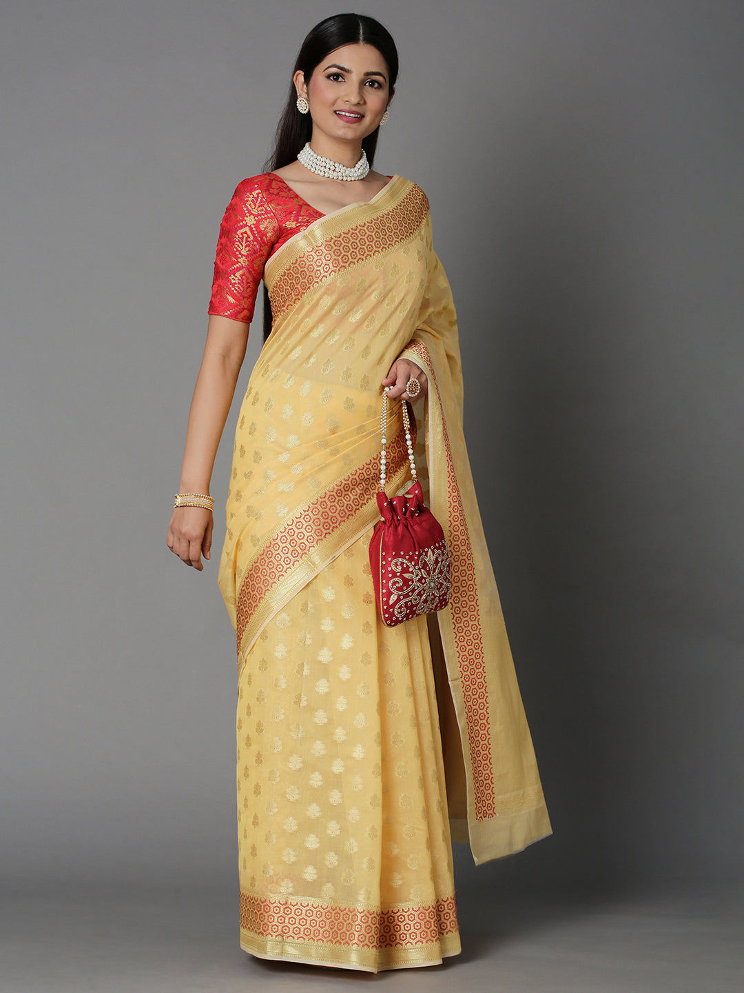 Featuring A Sheer Beautiful Saree Highlighted With Intricated Jacquard Design All Over