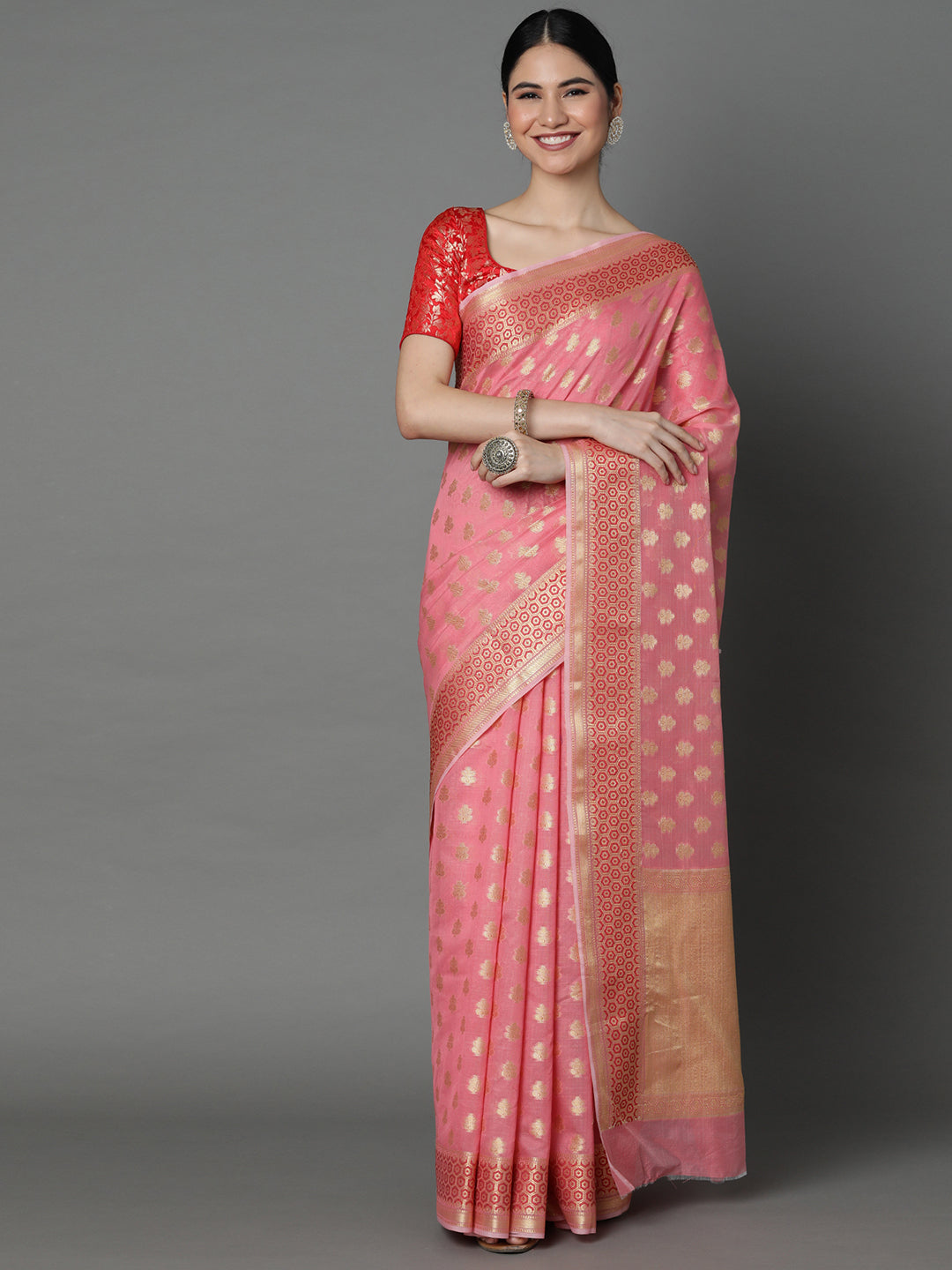 Featuring A Sheer Beautiful Saree Highlighted With Intricated Jacquard Design All Over