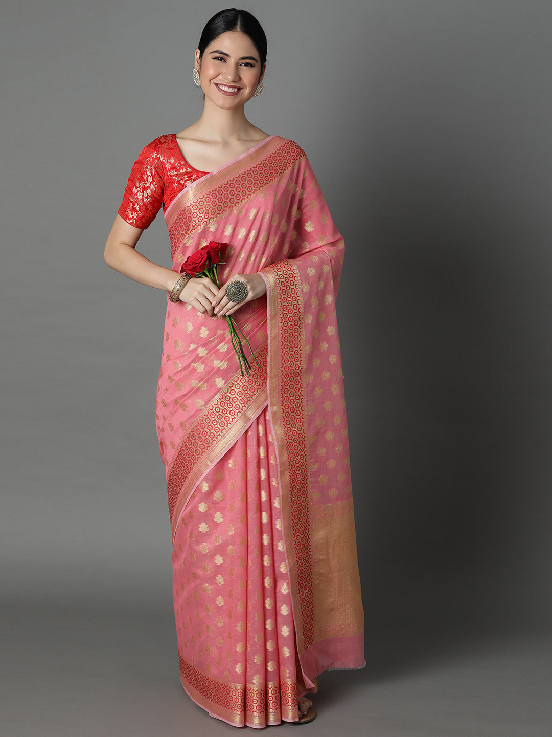 Featuring A Sheer Beautiful Saree Highlighted With Intricated Jacquard Design All Over