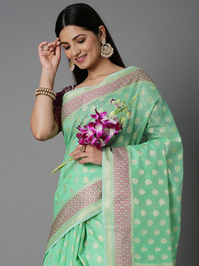 Featuring A Sheer Beautiful Saree Highlighted With Intricated Jacquard Design All Over