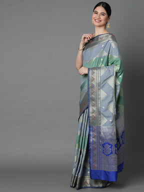 Adorn This Splendid Silk Blend Saree With Geometric Motif All Over