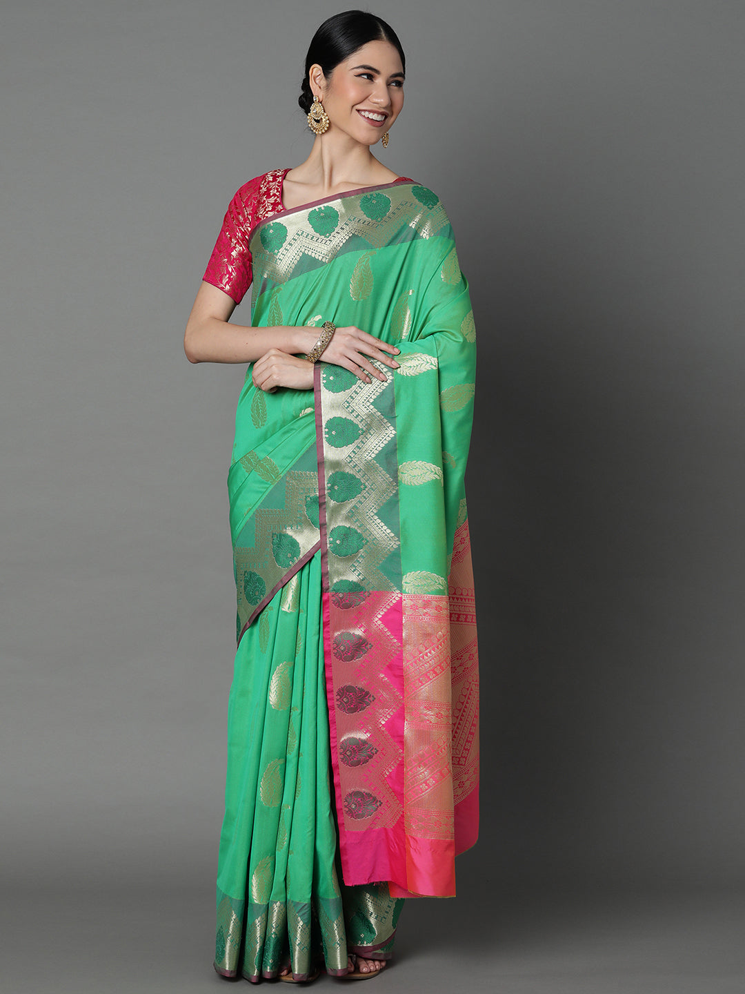 Features A Bold Silk  Blend Saree With Jacquard Ethnic Buttis All Over In Gold