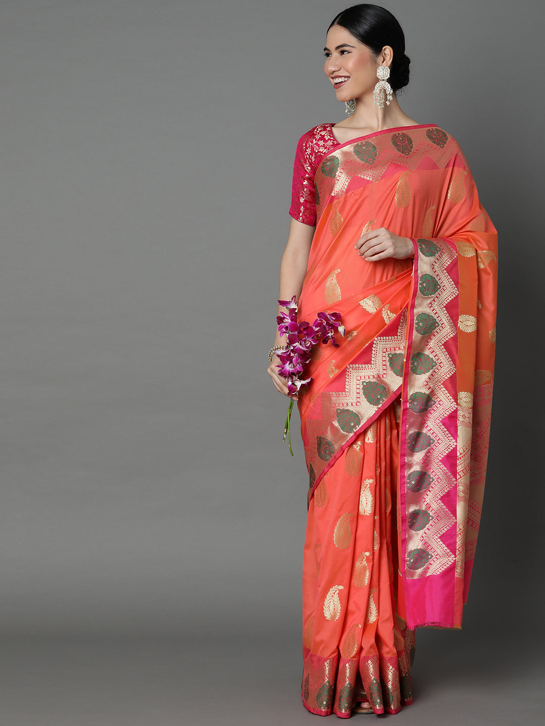 Features A Bold Silk  Blend Saree With Jacquard Ethnic Buttis All Over In Gold