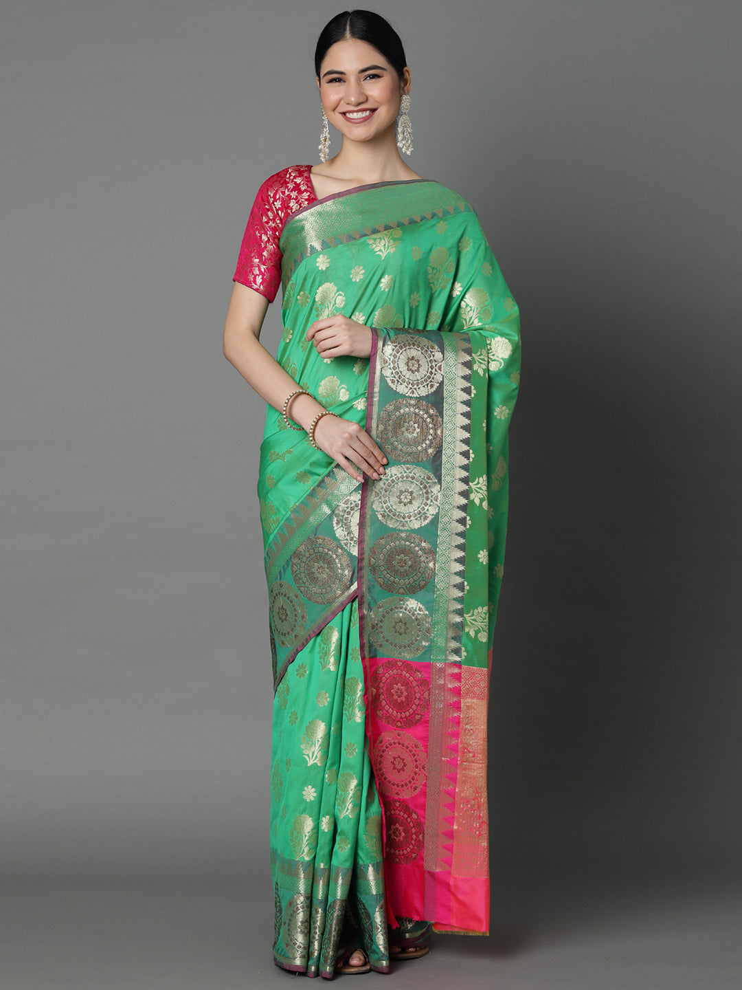 Features A Bold Silk  Blend Saree With Jacquard Ethnic Buttis All Over In Gold