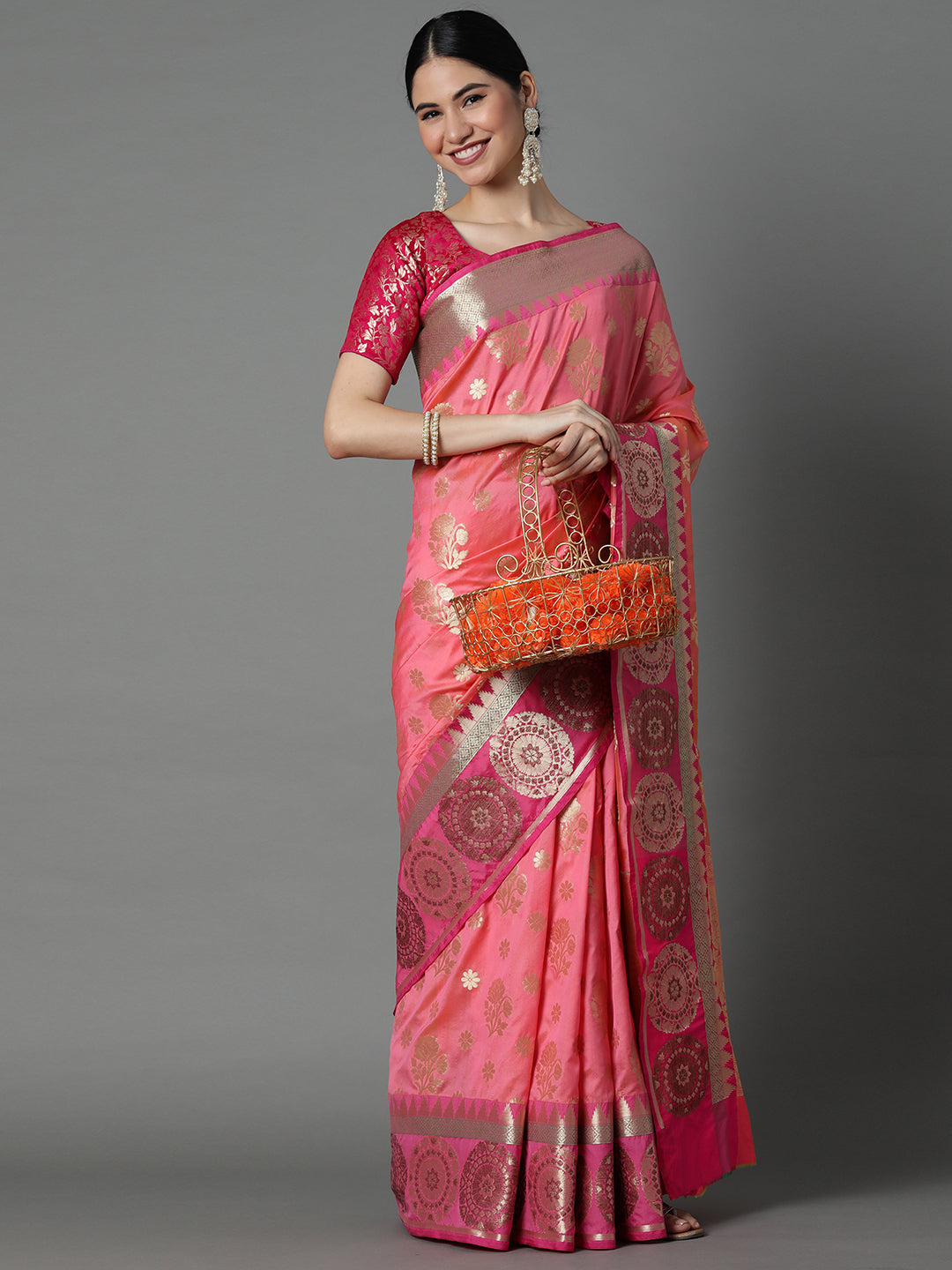 Features A Bold Silk  Blend Saree With Jacquard Ethnic Buttis All Over In Gold