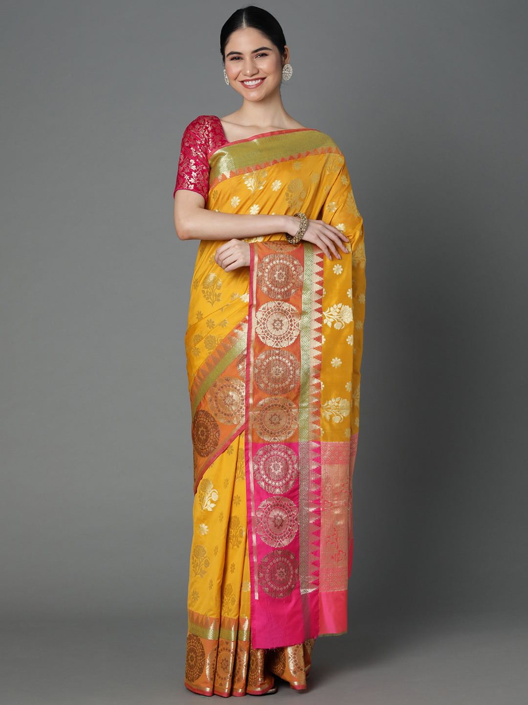 Features A Bold Silk  Blend Saree With Jacquard Ethnic Buttis All Over In Gold