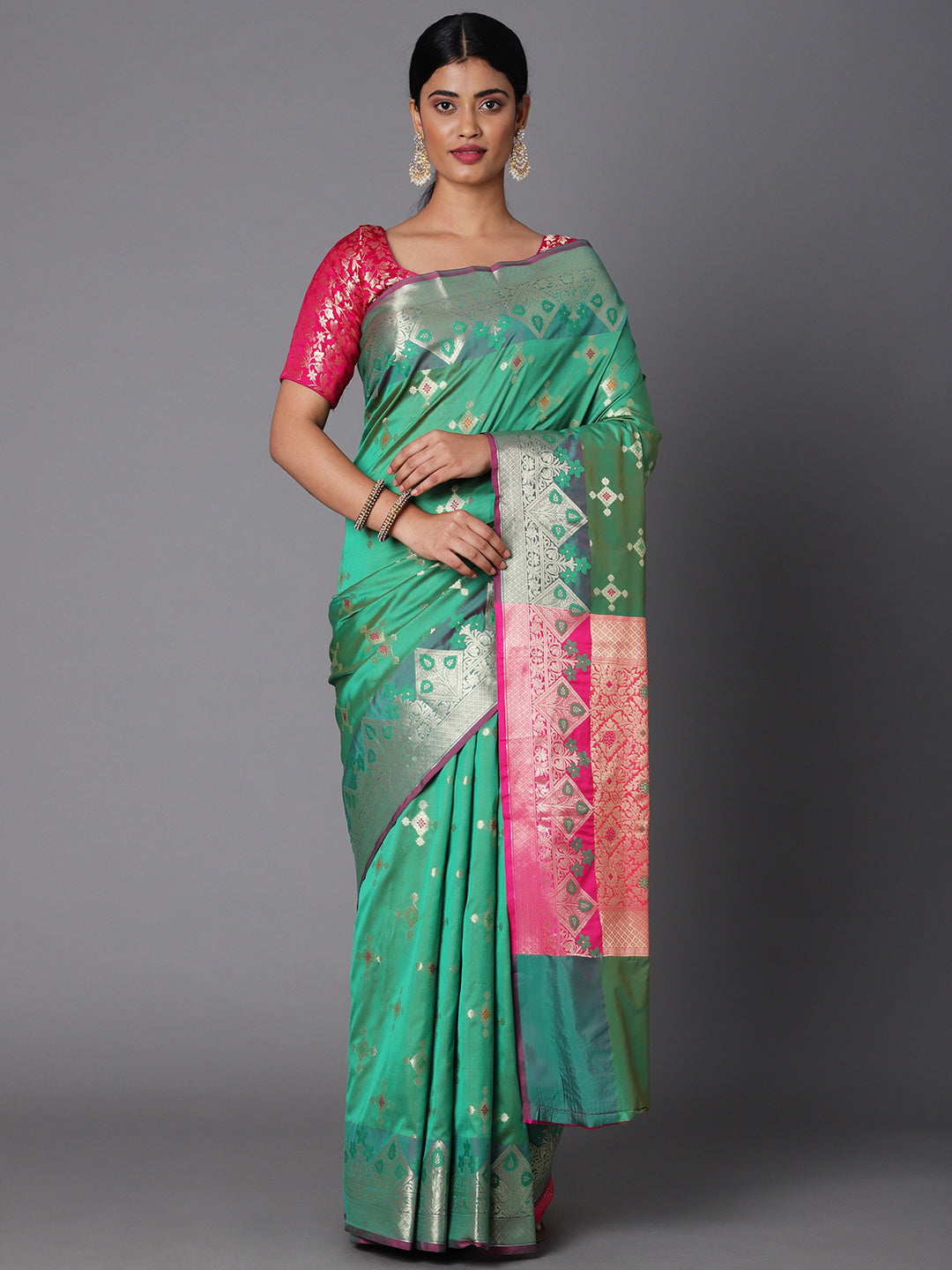 Features A Bold Silk  Blend Saree With Jacquard Ethnic Buttis All Over In Gold