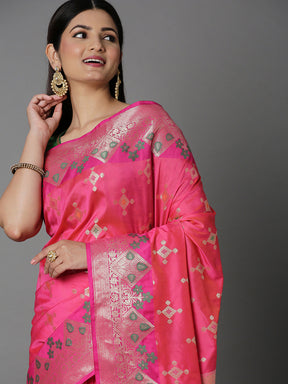 Features A Bold Silk  Blend Saree With Jacquard Ethnic Buttis All Over In Gold