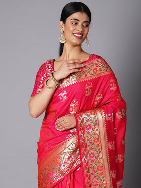 Adorn This Splendid Silk Blend Saree With Floral Motif All Over