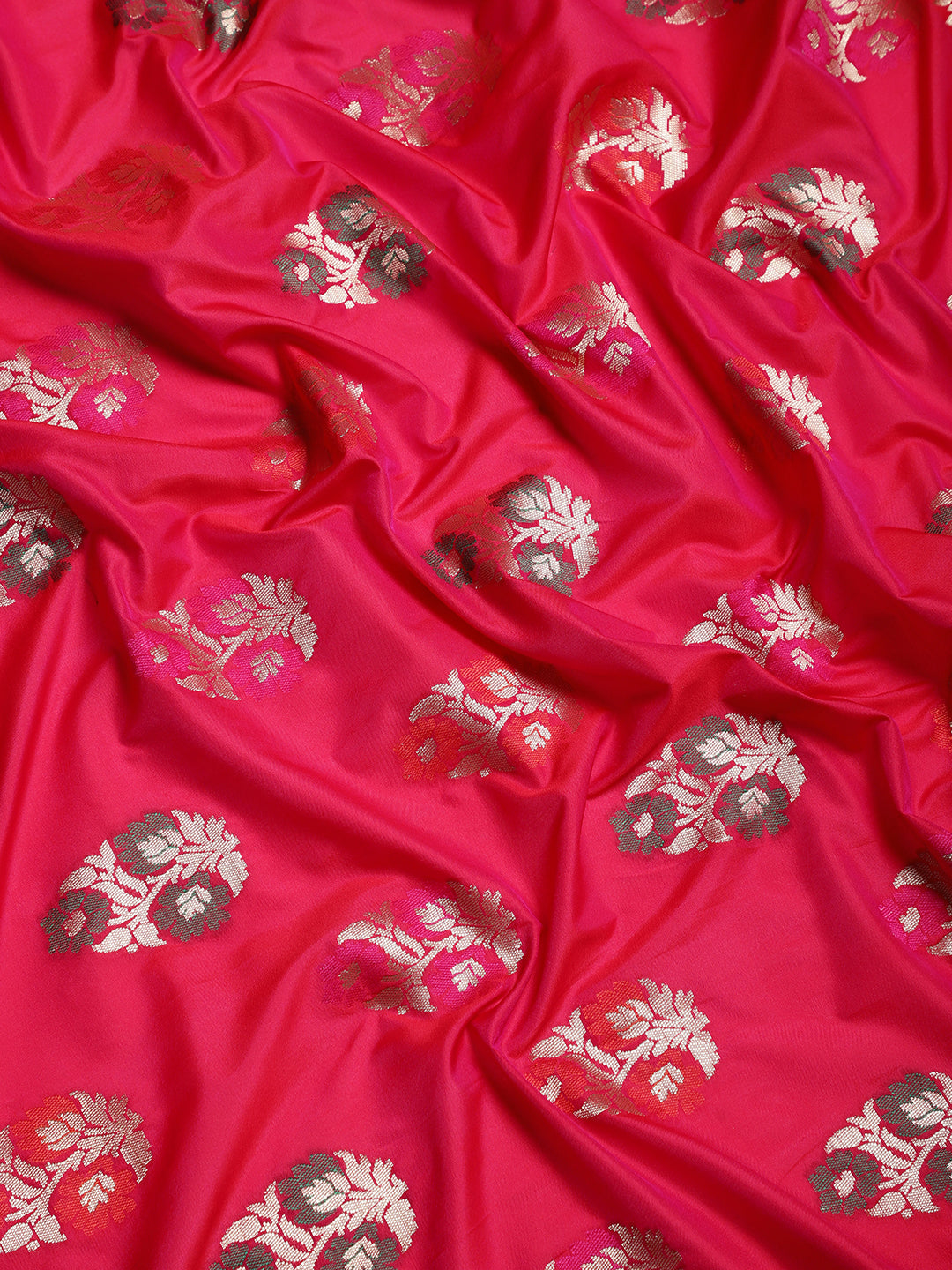 Adorn This Splendid Silk Blend Saree With Floral Motif All Over