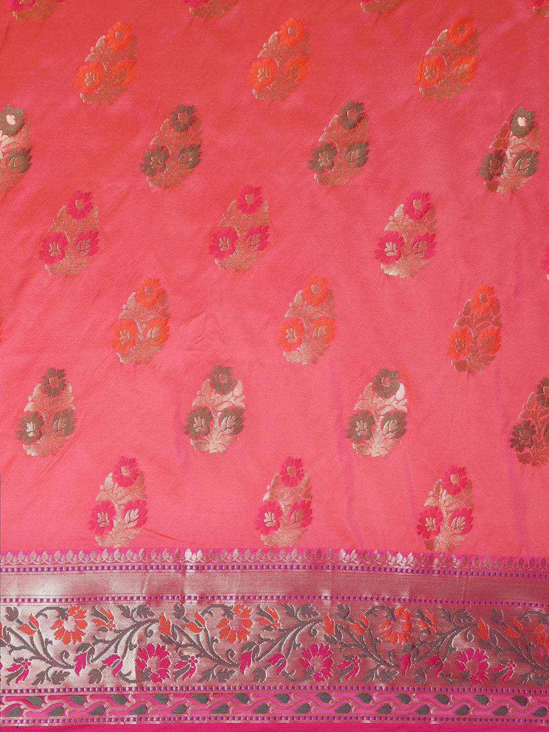 Adorn This Splendid Silk Blend Saree With Floral Motif All Over