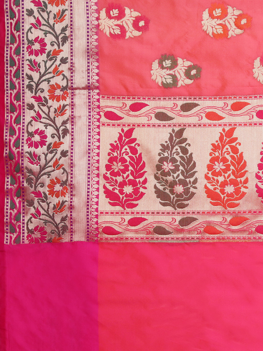 Adorn This Splendid Silk Blend Saree With Floral Motif All Over