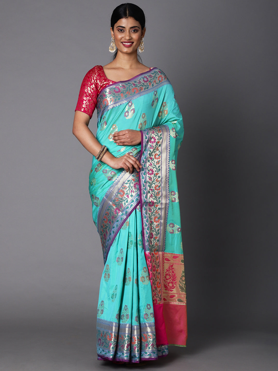 Adorn This Splendid Silk Blend Saree With Floral Motif All Over